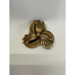 Vintage Large Signed Tortolani Gold tone Leaf pin brooch